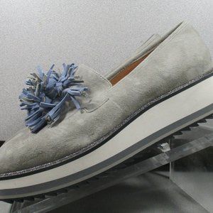 JOHNSTON AND MURPHY GRACELYN TASSEL LOAFER GRAY SUEDE